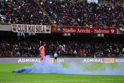 Tifosi Offesi All Arechi Pugno Duro Della Salernitana C Il Comunicato