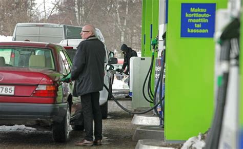 Autoliitto Polttoaineen hinta voi nousta 35 40 senttiä