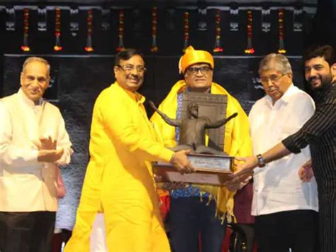 Shivshahir Babasaheb Purandare Award To Actor Ashok Saraf Cultural