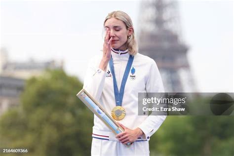 474 Photos Et Images Haute Résolution De Cassandre Beaugrand Getty Images