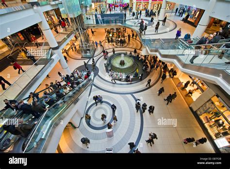 Eaton Center Einkaufszentrum Fotos Und Bildmaterial In Hoher