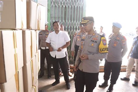 Pemilu Kapolres Situbondo Cek Keamanan Gudang Logistik Kpu