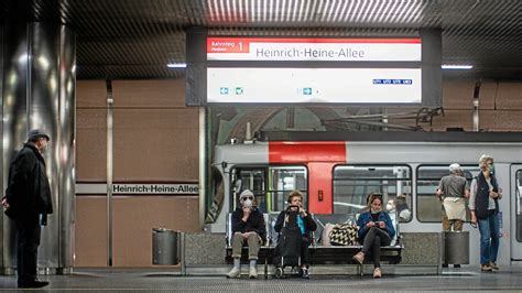 Düsseldorf Mann nach Sturz auf U Bahn Gleis schwer verletzt