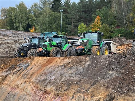 Erdtransporte Erdabschieber Erdmulden Schwerlast Ermulde Schwerlast