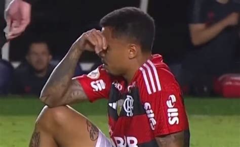 Torcedores Do Flamengo Atiram Pipoca Em Allan Ex Atl Tico Veja V Deo