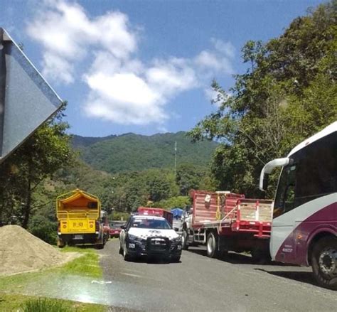 Bloquean Habitantes De Mazatl N Villa De Flores La Carretera Federal