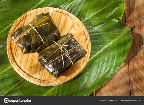 Receta Tamale Colombiano Con Hojas Plátano Vapor fotografía de stock