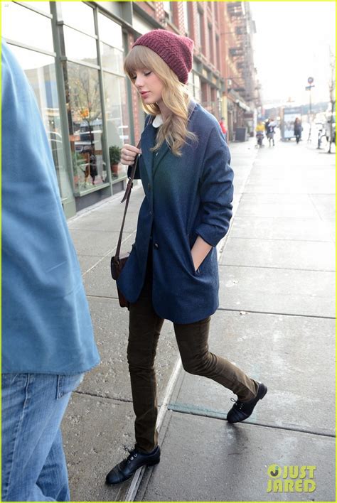 Taylor Swift Leaving Hotel With Harry Styles Photo 514856 Photo