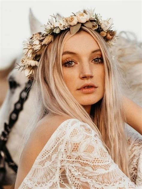 Bridal Boho Makeup Looks That We Re Loving Real Brides Boho