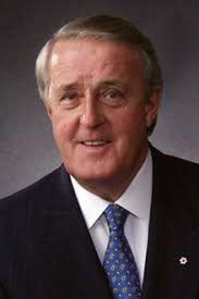 Décès du très honorable Brian Mulroney Mise en berne des drapeaux