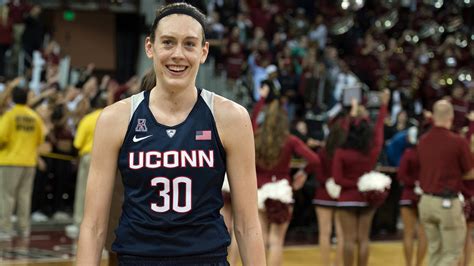 Breanna Stewart Uconn Star Among Best Women S College Basketball Players Sports Illustrated