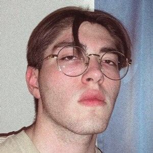 Kevin Kaarl - Age, Family, Bio | Famous Birthdays