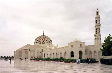 جامع السلطان قابوس الاكبر في عمان المرسال