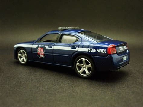 Diecast Hobbist: 2008 Dodge Charger - Wisconsin State Patrol