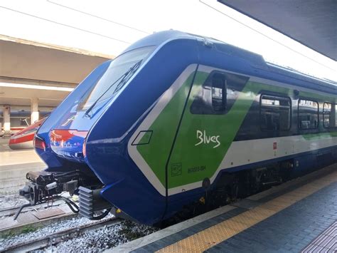 Calabria Arriva Il Secondo Blues Il Treno Ibrido Di Trenitalia In