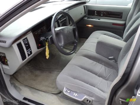 1996 Cadillac Fleetwood Standard Fleetwood Model interior Photo ...