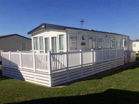 Two Bedroom Holiday Home With Glorious Sea Views For Hire At Hoburne