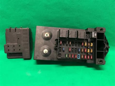 99 01 Ford F250 F350 Under Dash Cabin Fuse Relay Box Panel F81b 14a067