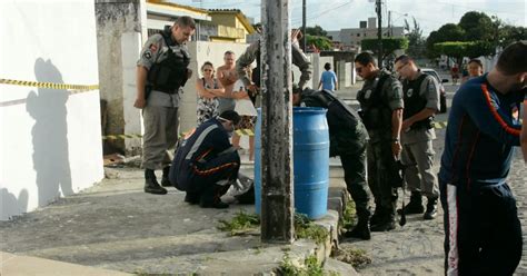 G1 Bebê é encontrado morto dentro de tambor de lixo em João Pessoa