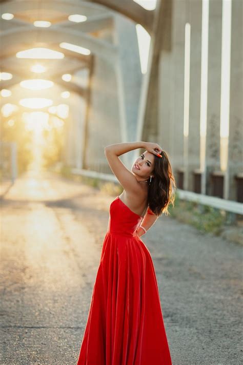 Unique Grad Photo Locations Near Saskatoon Borden Bridge In