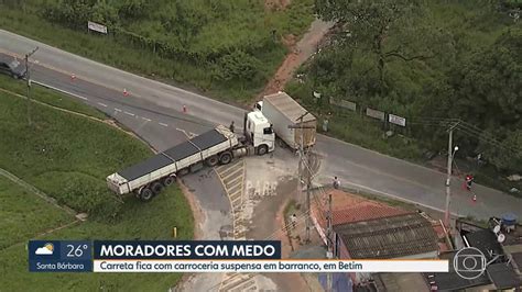 Carreta Fica Carroceria Pendurada Em Barranco MG1 G1