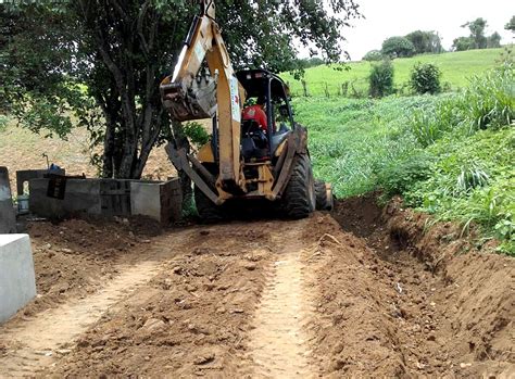 Mais Casinhas Anos Prefeitura Realiza Obras De Terraplanagem E