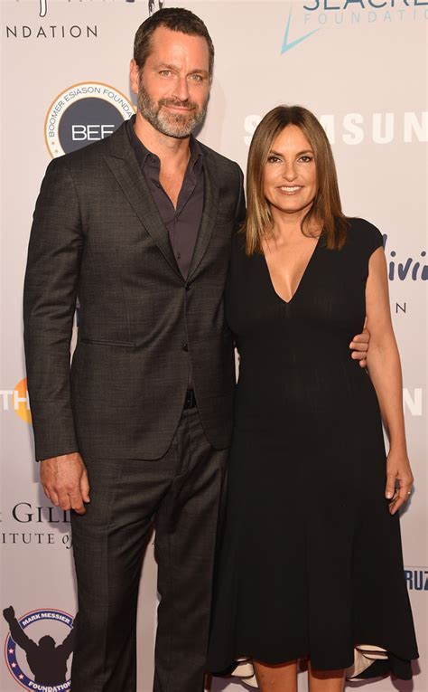 Heres Proof Mariska Hargitay and Peter Hermann Are Still So in Love