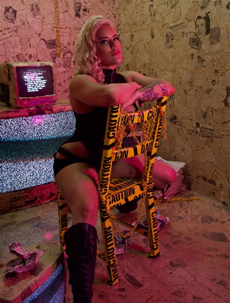 TAYA VALKYRIE on Twitter: "🧨 Why so serious????? New photoshoot is up