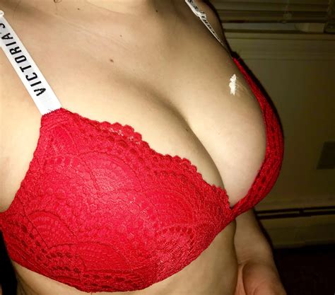 Big Tittied Bitches Know The Struggle Went From DD To DDD But Hey My Tits Look Good In A New