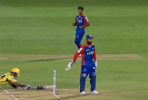 Rishabh Pant Does An Ms Dhoni During Dc Vs Csk Ipl 2024 Match At Vizag