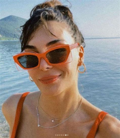 Ebru Şahin den tatil pozları Herkes Duysun