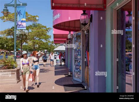 Siesta Key Village Sarasota Ocean Boulevard Shops And Stores Attracts