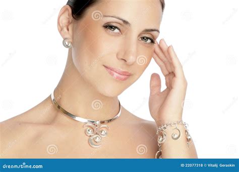 Verticale D Une Belle Femme De Brunette Photo Stock Image Du Adulte