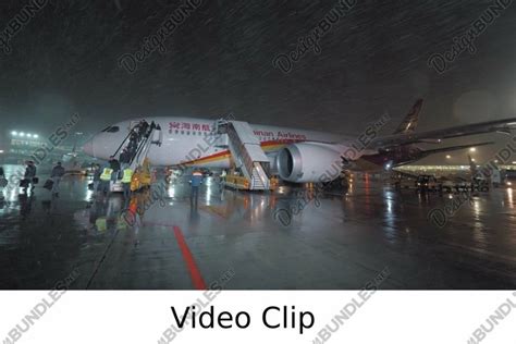 Video Deboarding Hainan Airlines Plane In Sheremetyevo