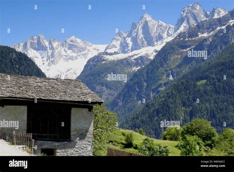 Bergdorf Soglio Fotos Und Bildmaterial In Hoher Aufl Sung Alamy