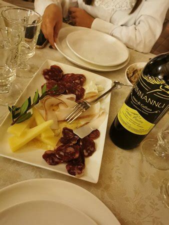 Ristorante Tenuta Pilastru In Arzachena Con Cucina Cucina Sarda