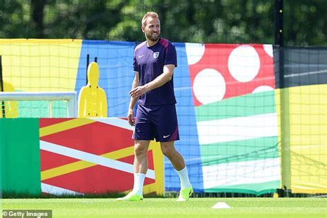 Gareth Southgate Bersemangat Saat Harry Kane Berlatih Menjelang