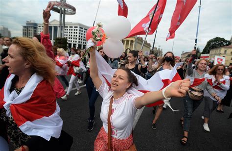 Las Mujeres Bielorrusas Lideran Una Nueva Protesta Contra Lukashenko