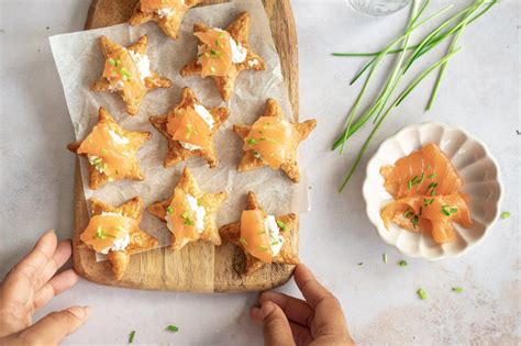 Bladerdeeg Sterren Met Roomkaas En Zalm Recept De Kokende Zussen