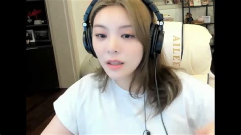 에일리 𝒆𝒍𝒍𝒂 On Twitter 210915 Ailee Twitch Spontaneous Live