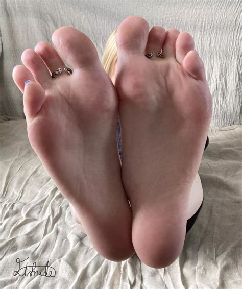Toe Rings Look Good From This Angle Like My Pink Soles Nudes Soles NUDE PICS ORG