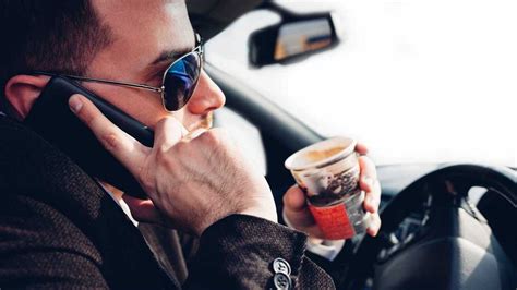 Six Top Tips To Avoid Distractions While Driving