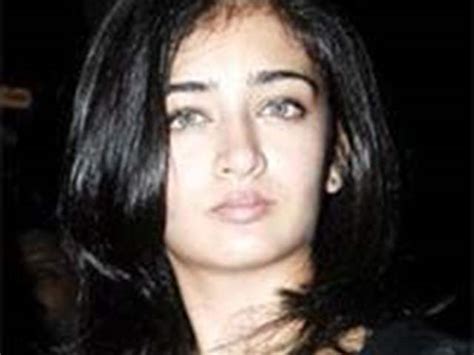 Akshara Haasan Height, Age, Family, Wiki, News, Videos, Discussion & More