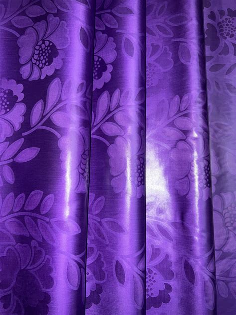 Tissu Bazin Mauve aubergine Qualité supérieure Wuriba