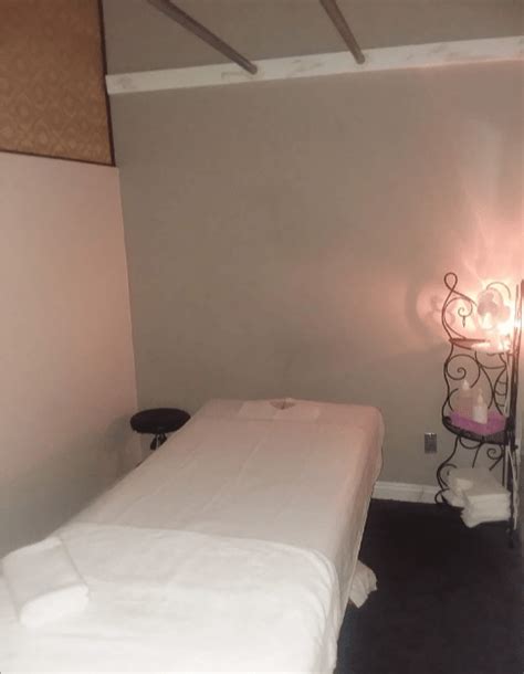 Rainbow Massage Contacts Location And Reviews Zarimassage