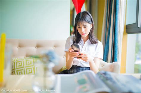 XiuRen秀人网 No 嫩模艾栗栗性感小秘书黑色包臀短裙配黑色丝袜诱惑写真 P ia Porn Pic