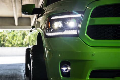 Dodge Ram 1500 Headlights