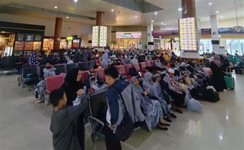 Penumpang Bandara Ssk Ii Pekanbaru Capai Orang Selama Arus