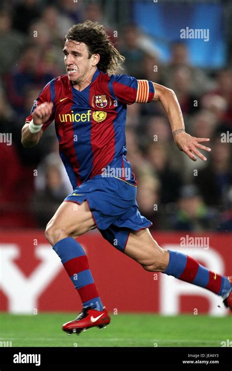 Carlos Puyol Fc Barcelona Nou Hi Res Stock Photography And Images Alamy