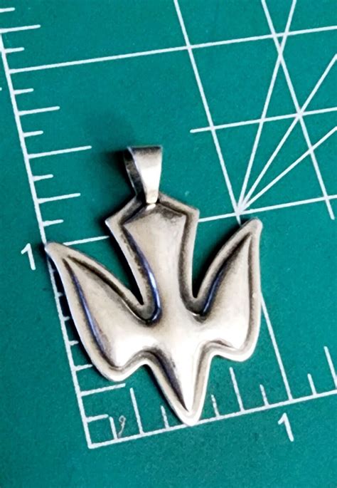 James Avery Retired Descending Dove Pendant Neat Piec Gem